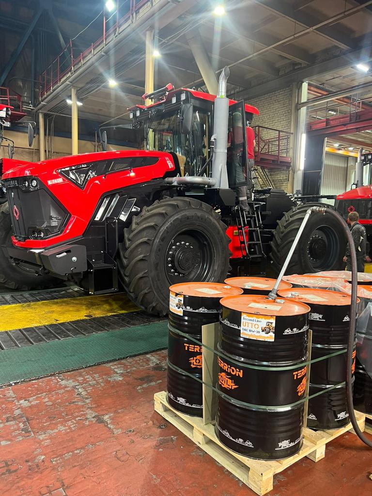 TERRION PETROLEUM: очередное подтверждение качества на конвейере тракторов «КИРОВЕЦ»! 