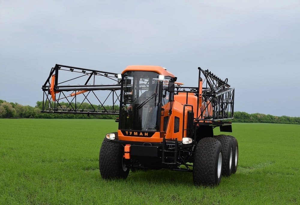 Самоходный опрыскиватель Туман 3